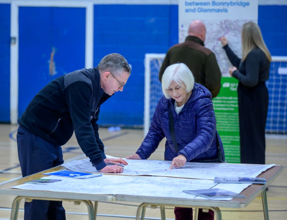Members of the public and SPEN staff at Denny Wishaw consultation event